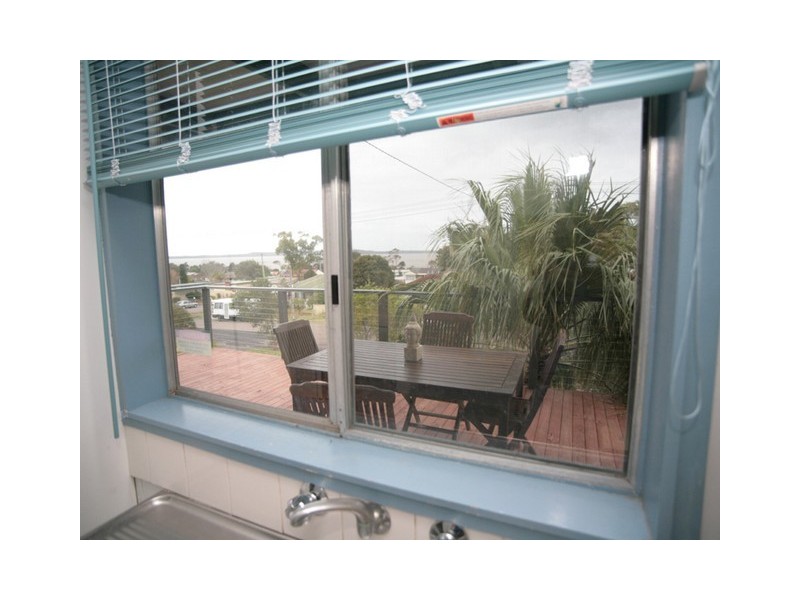 5 Sadie Ave, Gorokan NSW 2263