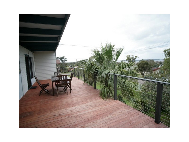 5 Sadie Ave, Gorokan NSW 2263