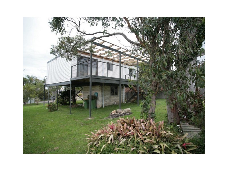 5 Sadie Ave, Gorokan NSW 2263