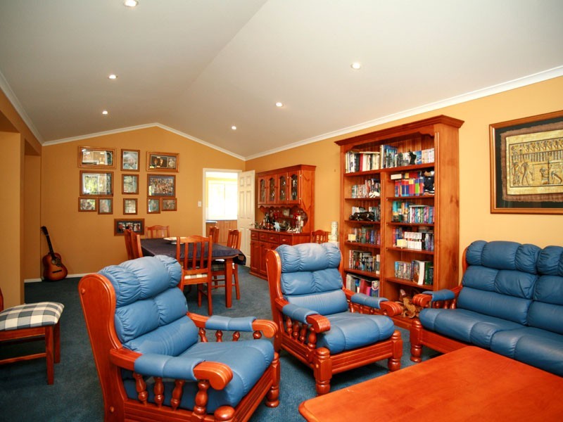 37 Jilliby St, Wyee NSW 2259