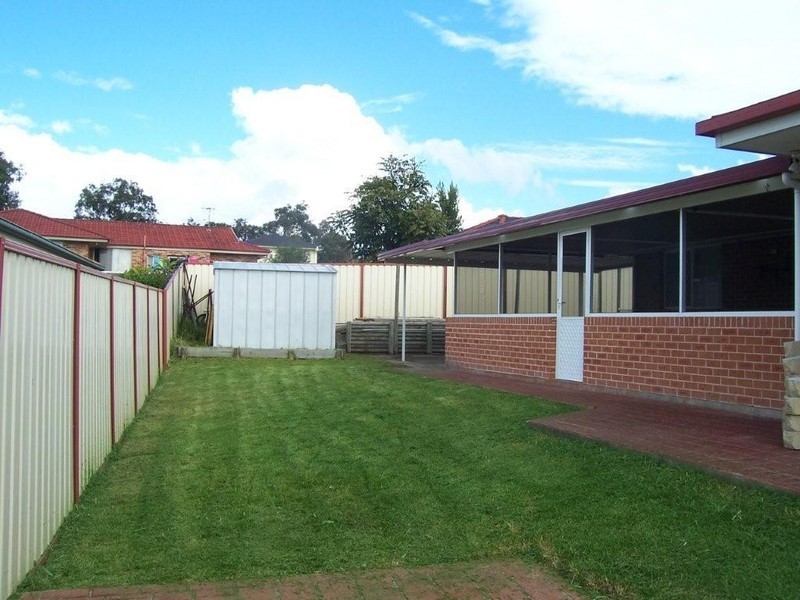 10 Gibson Cl, Kanwal NSW 2259