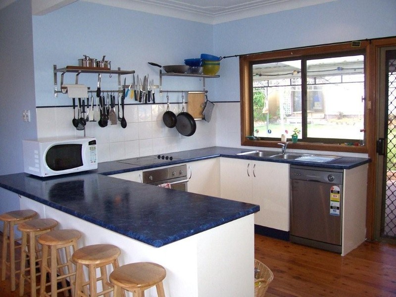 15 Greenway Ave, Mannering Park NSW 2259