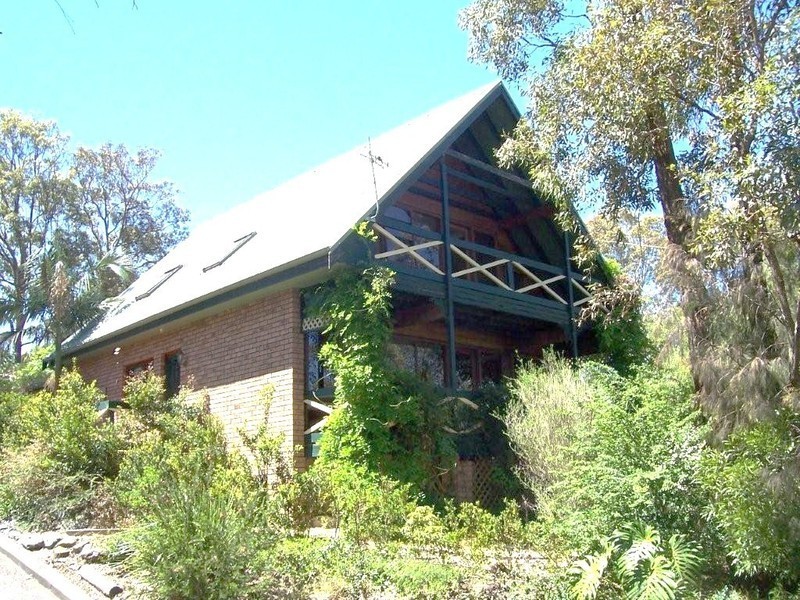 11 Hasluck Drive, Watanobbi NSW 2259