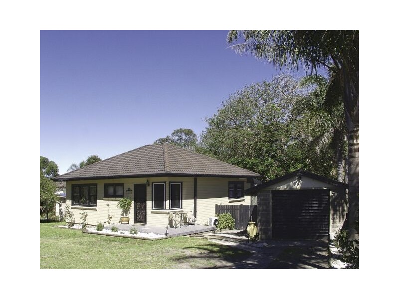 979 The Entrance Road, Forresters Beach NSW 2260