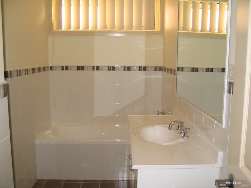 2/8 Rotherham Street, Bateau Bay NSW 2261