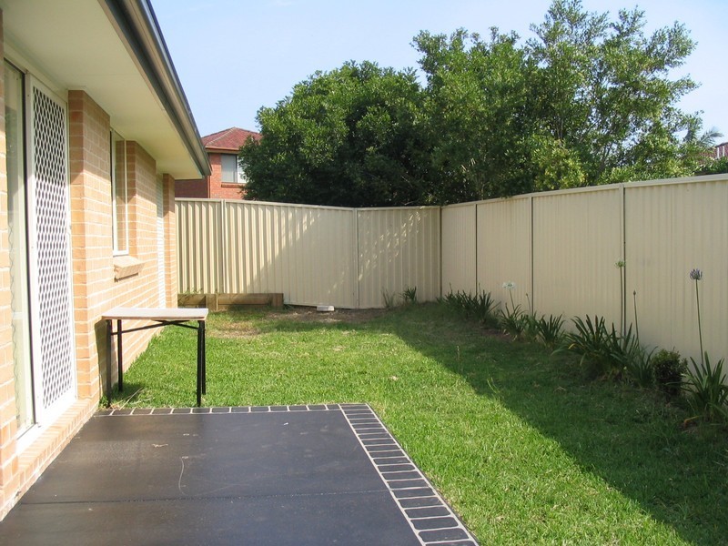 2/8 Rotherham Street, Bateau Bay NSW 2261