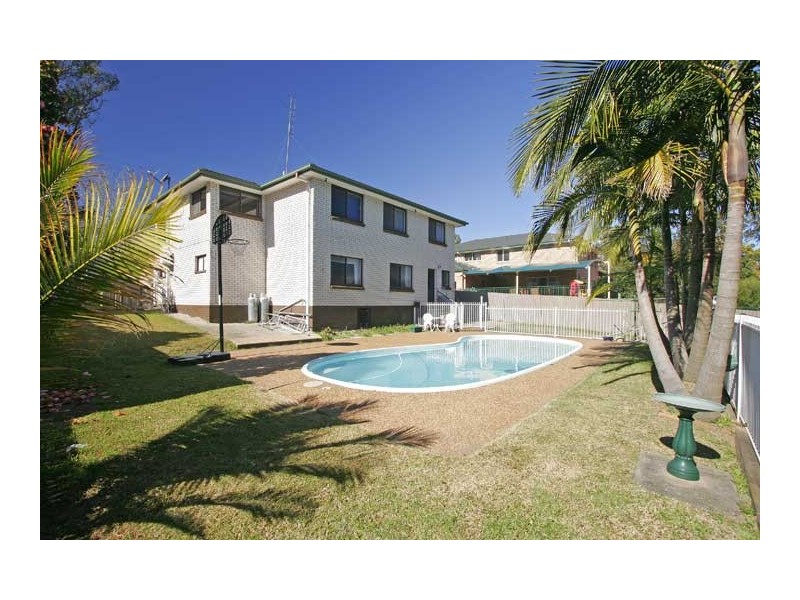 9 Plymouth Drive, Wamberal NSW 2260