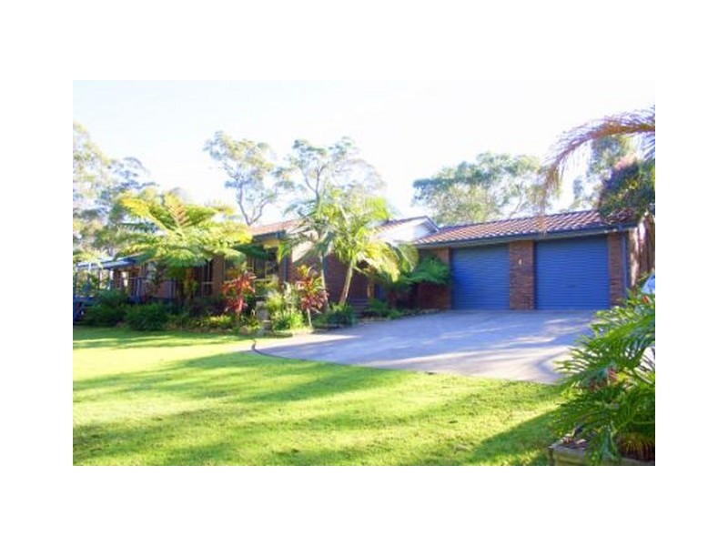 4 Simmons Close, Wyee Point NSW 2259