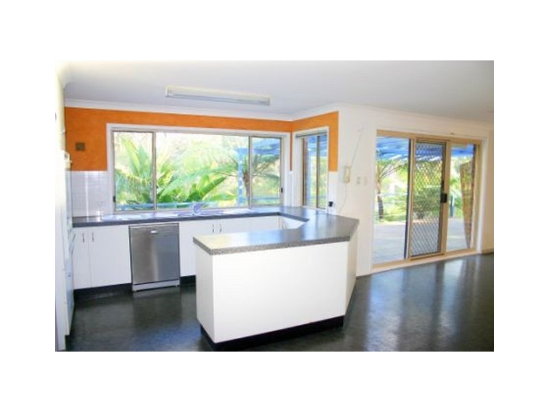 4 Simmons Close, Wyee Point NSW 2259