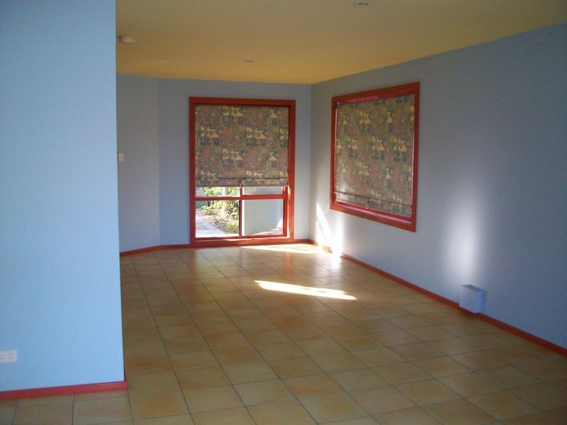 2B Elgata Ave, North Avoca NSW 2260