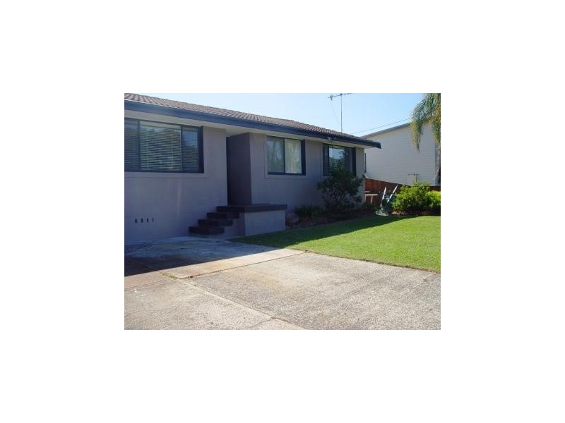 38 Blue Bell Dr, Wamberal NSW 2260