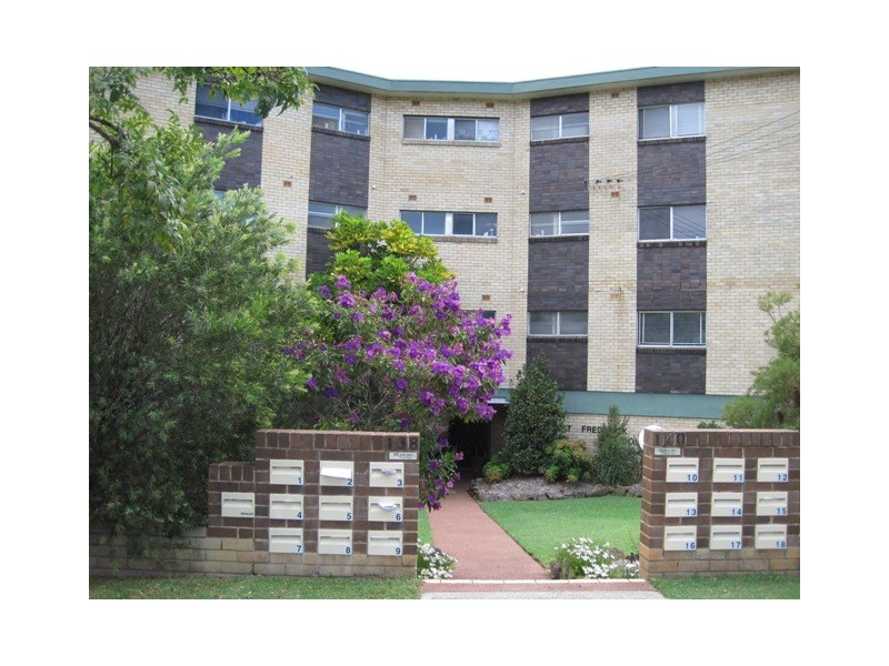 1/138  Albany Street, Point Frederick NSW 2250