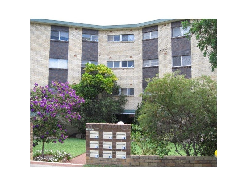 1/138  Albany Street, Point Frederick NSW 2250