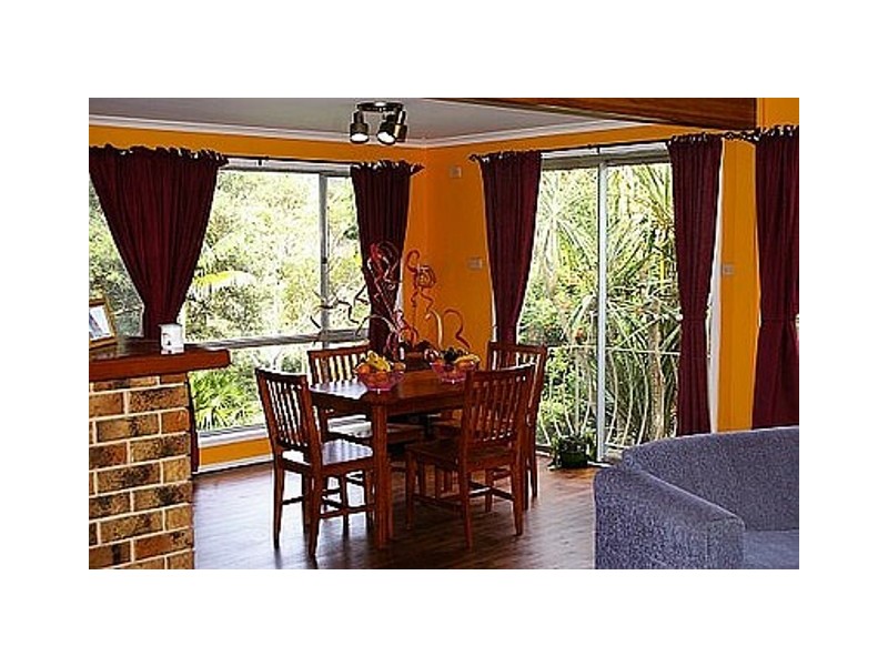 6 brushbox crescent, Wyoming NSW 2250