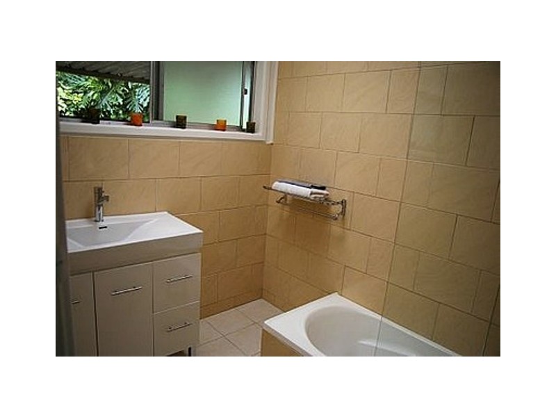 6 brushbox crescent, Wyoming NSW 2250