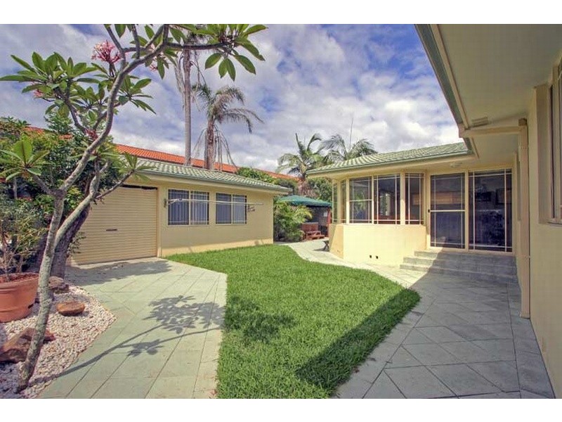 6 Renown St,, Wamberal NSW 2260