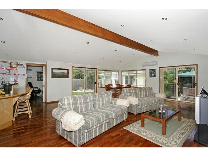 6 Renown St,, Wamberal NSW 2260