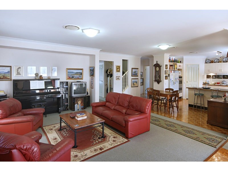 38 Bannister Dr, Erina NSW 2250