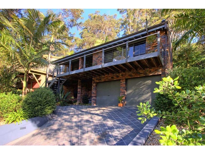 81 Lakeshore Dr, North Avoca NSW 2260