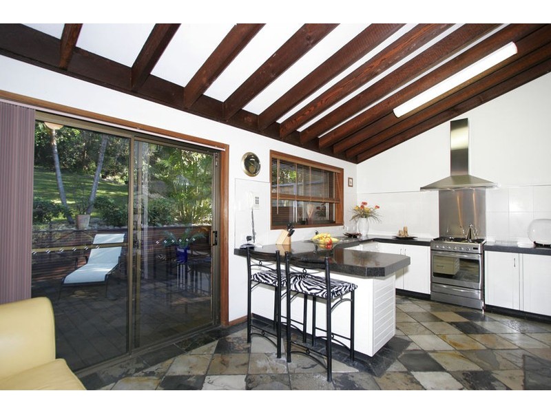 81 Lakeshore Dr, North Avoca NSW 2260