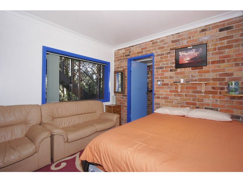 81 Lakeshore Dr, North Avoca NSW 2260