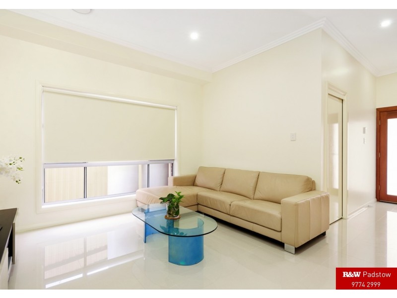 2B Ogilvie Street, East Hills NSW 2213