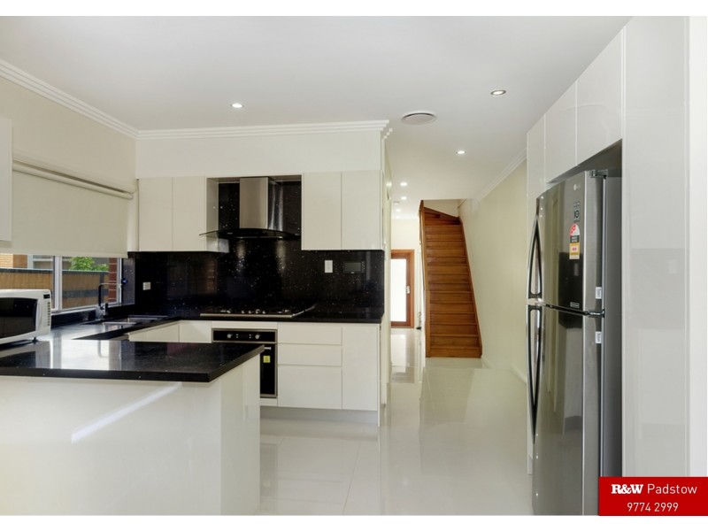 2B Ogilvie Street, East Hills NSW 2213