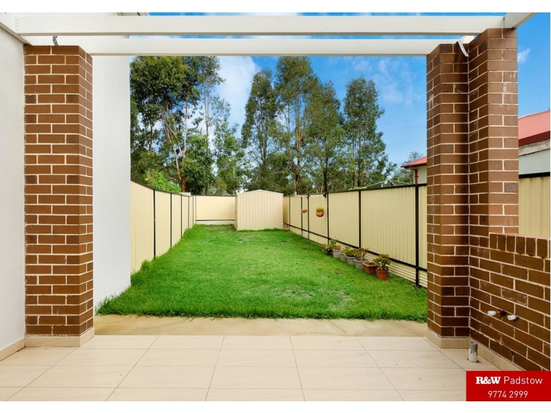 2B Ogilvie Street, East Hills NSW 2213