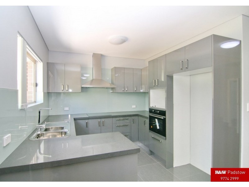 1A Tallawarra Avenue, Padstow NSW 2211