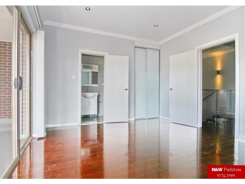 1A Tallawarra Avenue, Padstow NSW 2211