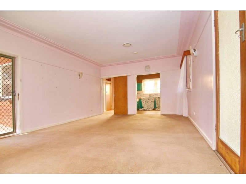 14 Eileen Street, Picnic Point NSW 2213