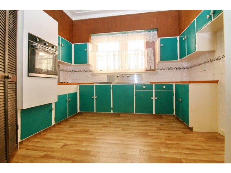 14 Eileen Street, Picnic Point NSW 2213