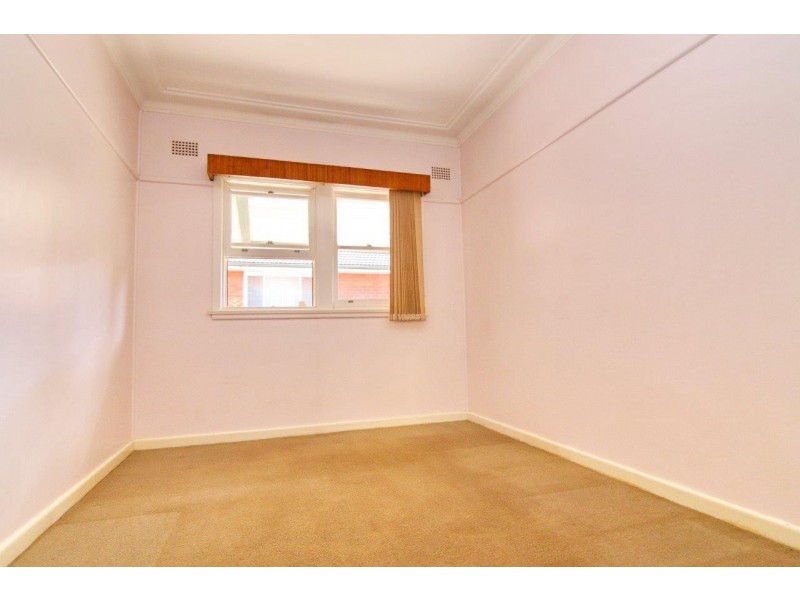 14 Eileen Street, Picnic Point NSW 2213