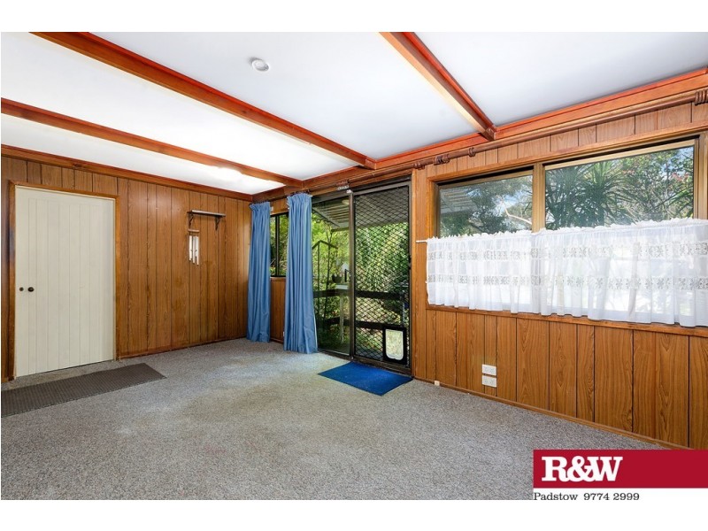 41 Parkview Avenue, Picnic Point NSW 2213