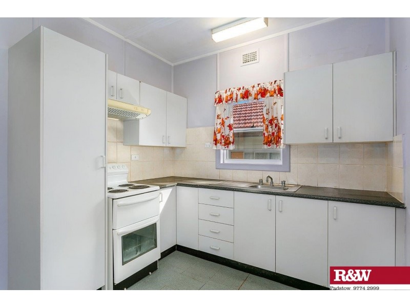 9 Worsley Street, East Hills NSW 2213