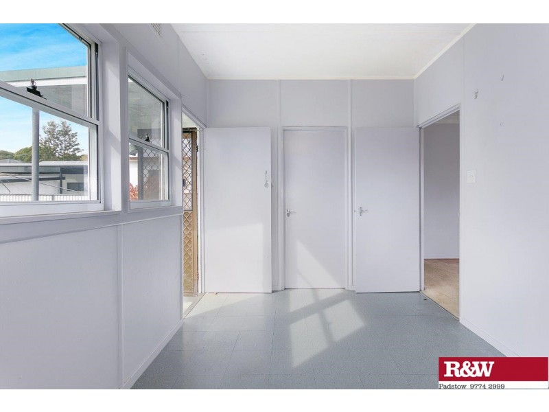 9 Worsley Street, East Hills NSW 2213