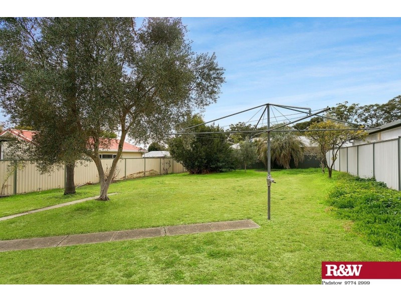 9 Worsley Street, East Hills NSW 2213