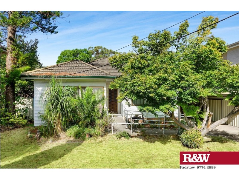 41 Parkview Avenue, Picnic Point NSW 2213