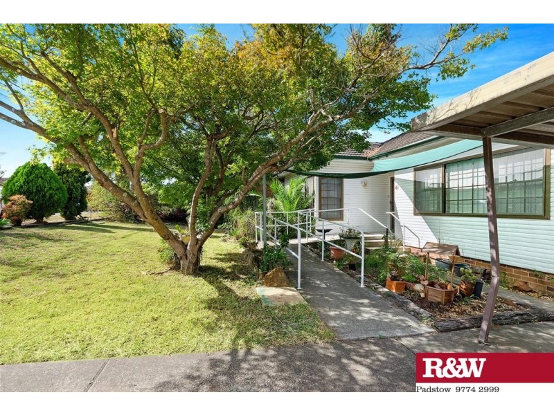 41 Parkview Avenue, Picnic Point NSW 2213