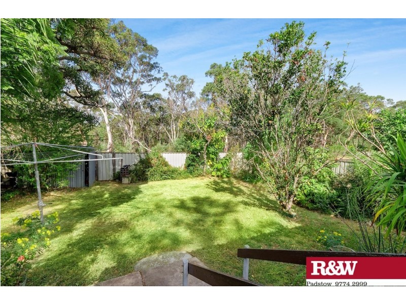 41 Parkview Avenue, Picnic Point NSW 2213