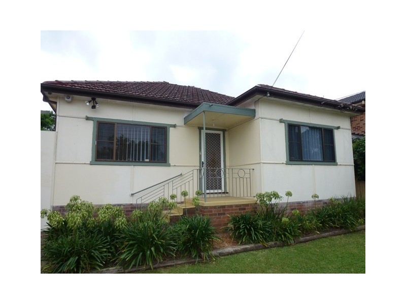 21 Hazelglen ave, Panania NSW 2213