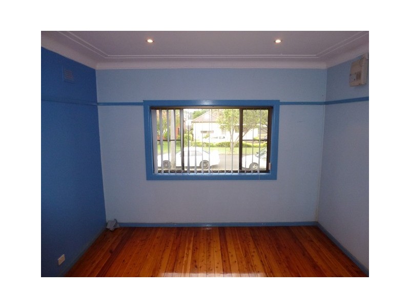 21 Hazelglen ave, Panania NSW 2213