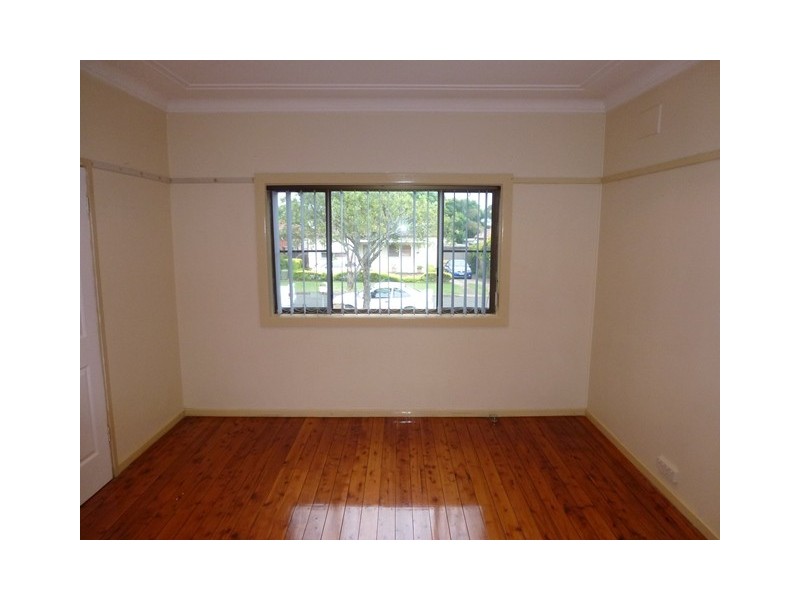 21 Hazelglen ave, Panania NSW 2213