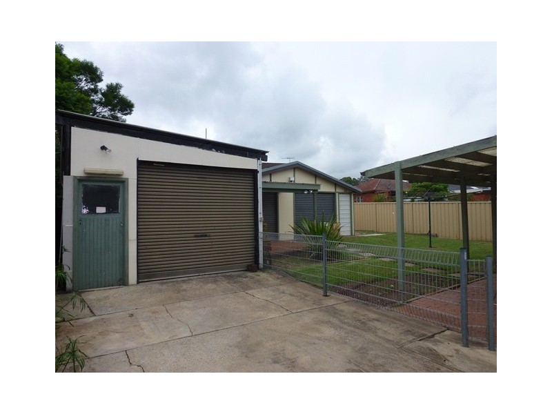 21 Hazelglen ave, Panania NSW 2213
