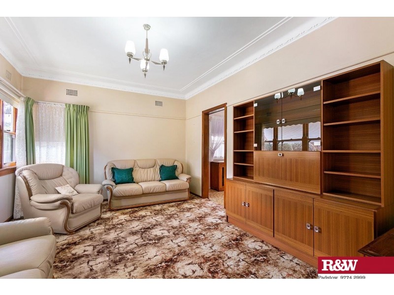 77 Ramsay Road, Picnic Point NSW 2213