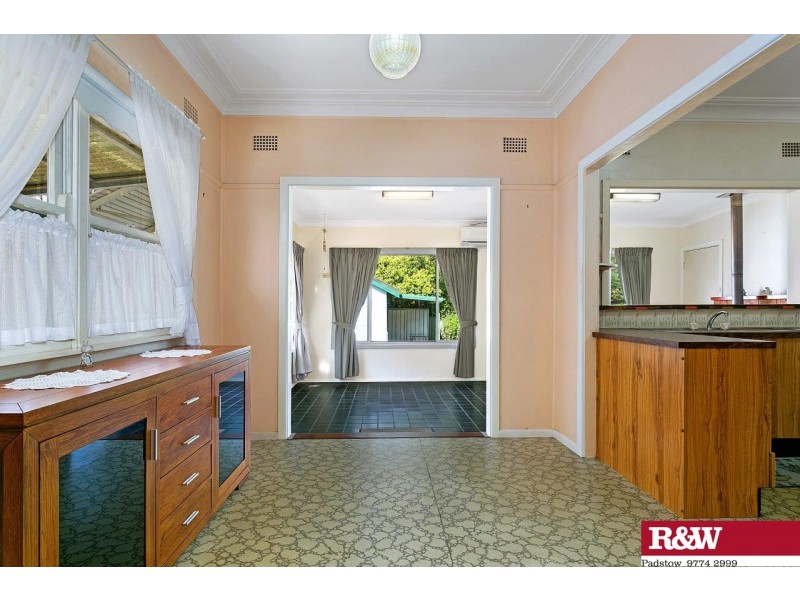 77 Ramsay Road, Picnic Point NSW 2213