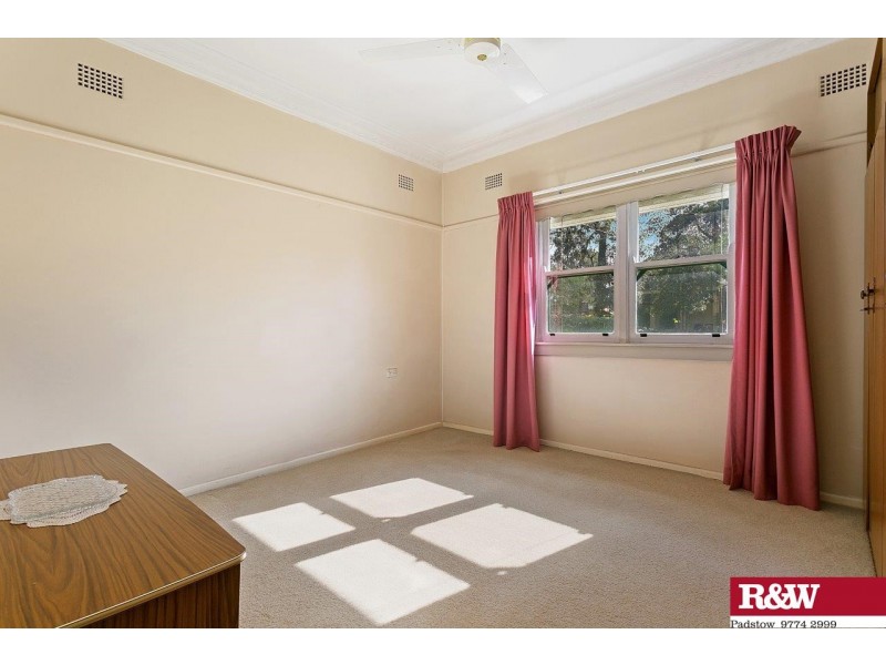 77 Ramsay Road, Picnic Point NSW 2213