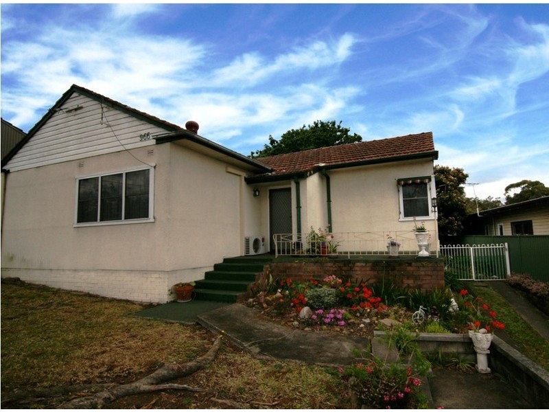 966 Henry Lawson Dr, Padstow Heights NSW 2211