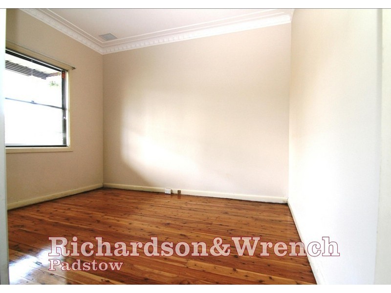 137 Gibson Avenue, Padstow NSW 2211