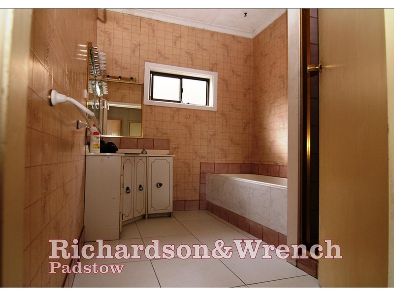 137 Gibson Avenue, Padstow NSW 2211